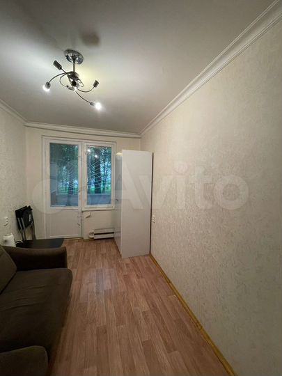 Комната 15 м² в 5-к., 1/9 эт.