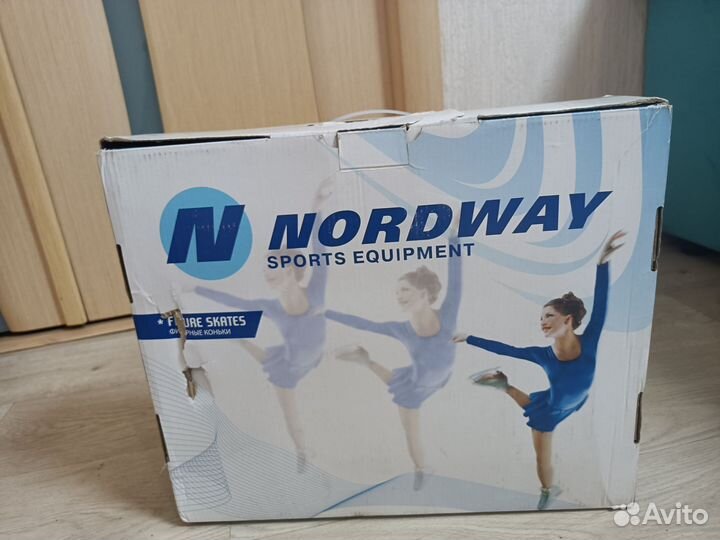 Коньки фигурные женские 41 размер