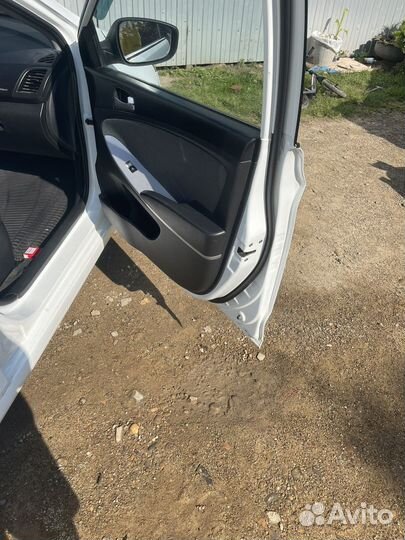 Hyundai Solaris 1.6 AT, 2013, 318 310 км