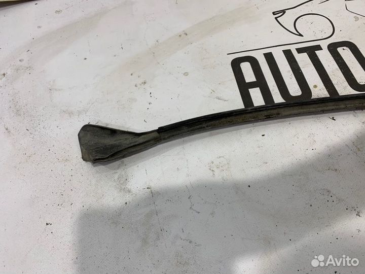 Резинка уплотнительная крыши правая Renault Symbol