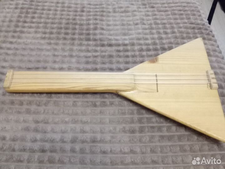 Балалайка из дерева