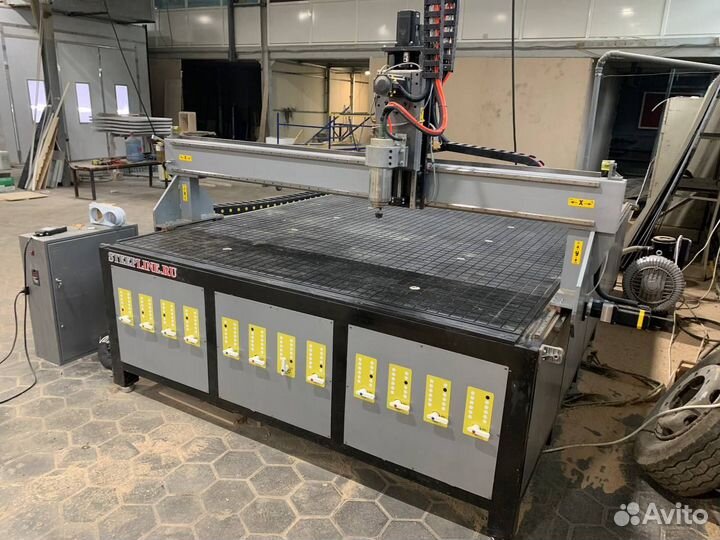 Фрезерный станок с чпу по дереву, цв металлу