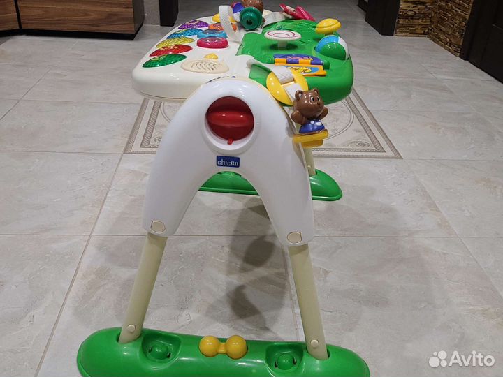 Развивающий стол chicco