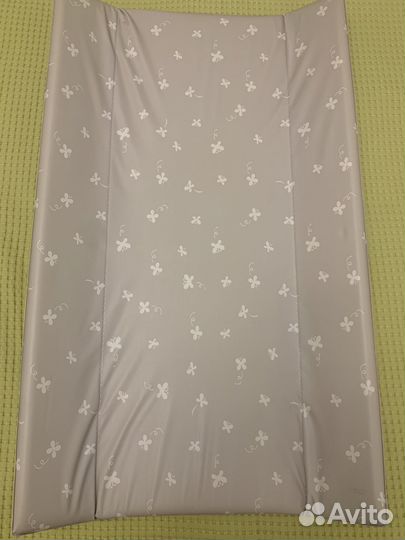 Пеленальная доска на кроватку