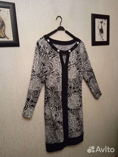 Платье М-L, стройнит