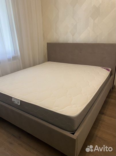 Кровать 2-х спальная с матрасом