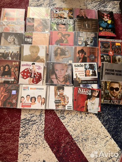 Пакет компакт дисков cd(rihanna,katy perry)