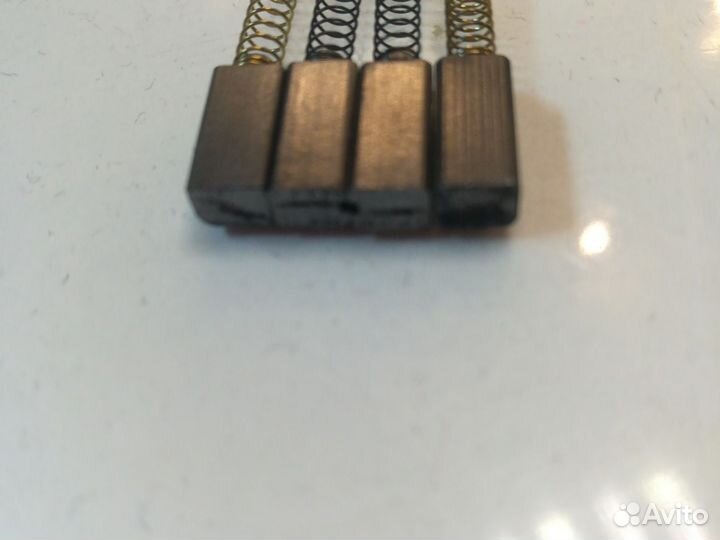 Угольные щетки электродвигателя для швейных машин