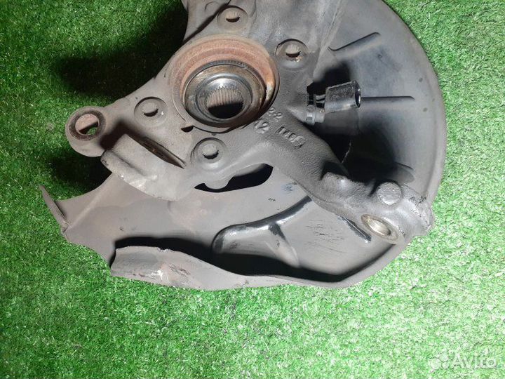 Кулак поворотный в сборе со ступичным подшипником