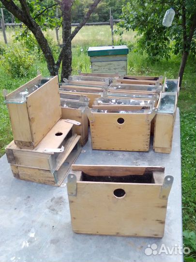 Пчеловодная кормушка поилка для пчёл навесная лот