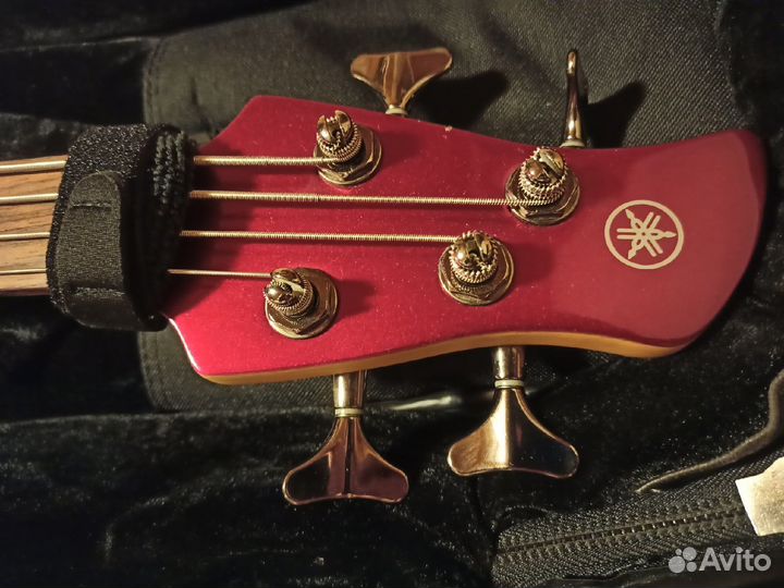 Бас гитара Yamaha trbx 304