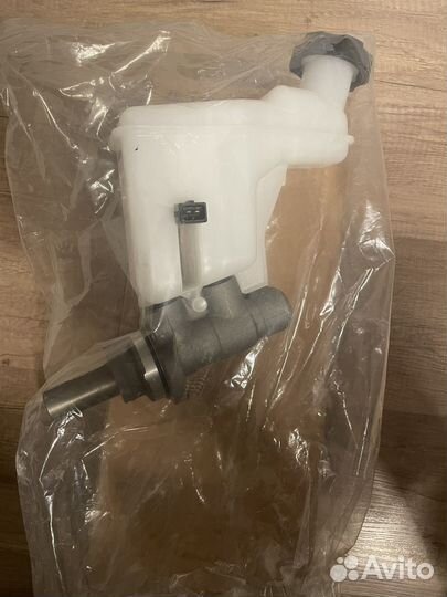 Тормозной цилиндр главный