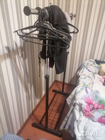 Напольная вешалка