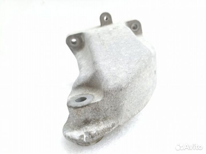 Кронштейн двигателя правый Mercedes-Benz E-Class