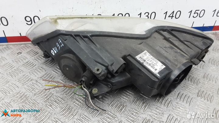 Фара правая Volkswagen Touareg 2007