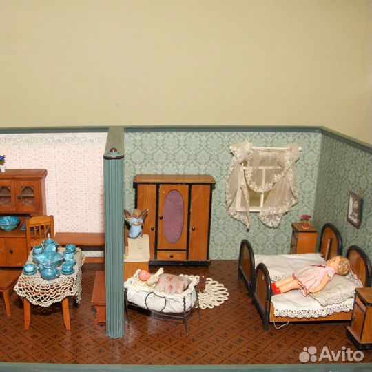 Антикварная немецкий кукольный домик