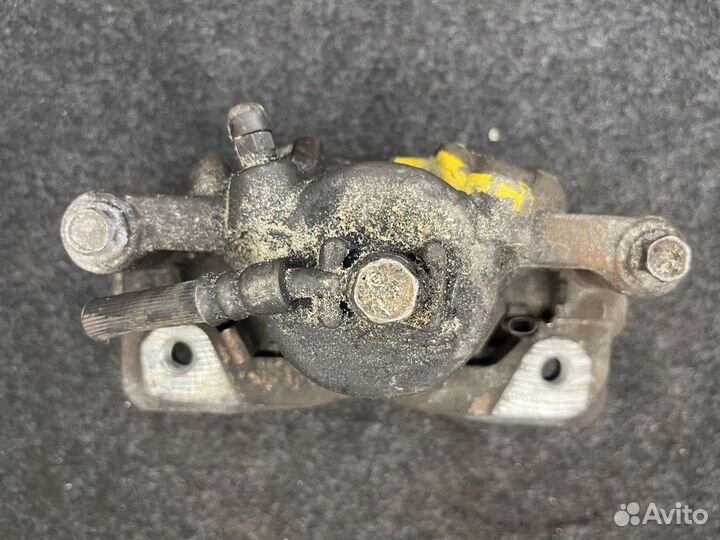 Суппорт тормозной передний левый honda freed