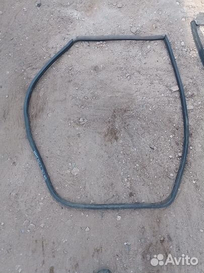 Уплотнитель двери Audi A6 C4 100 C4