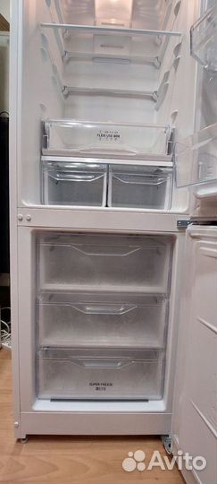 Холодильник Indesit в отличном состоянии