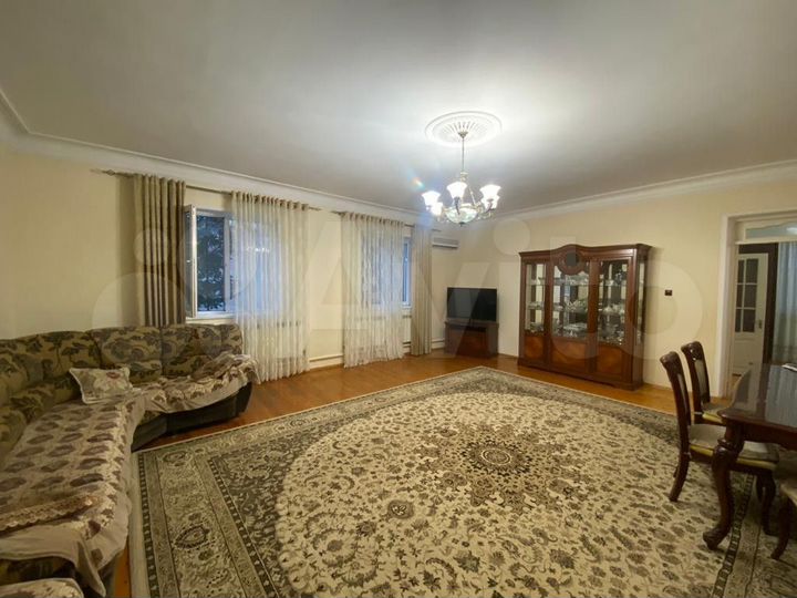 Дом 308 м² на участке 10 сот.