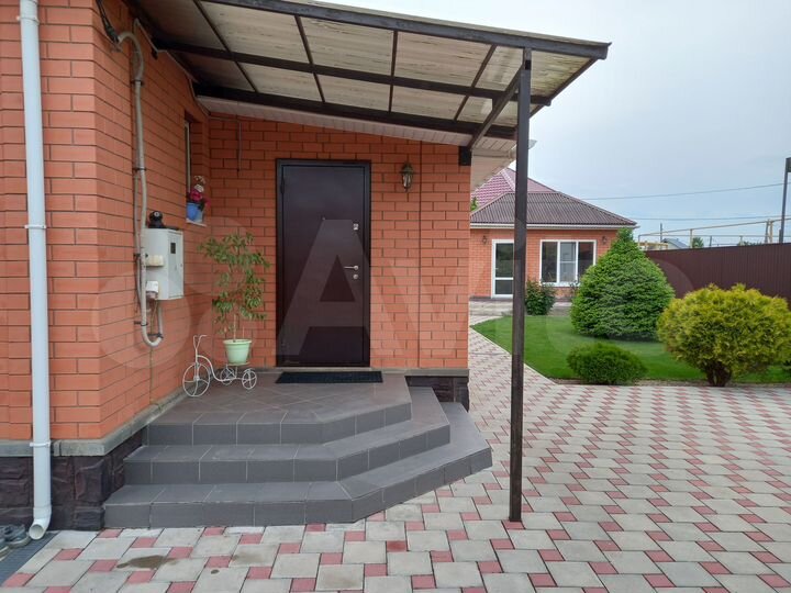 Дом 175 м² на участке 7 сот.