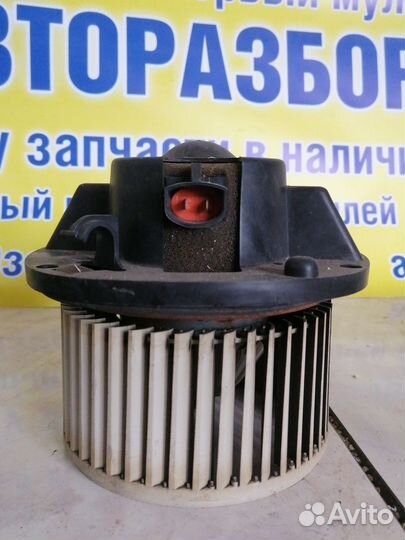 Моторчик отопителя Ford Escape