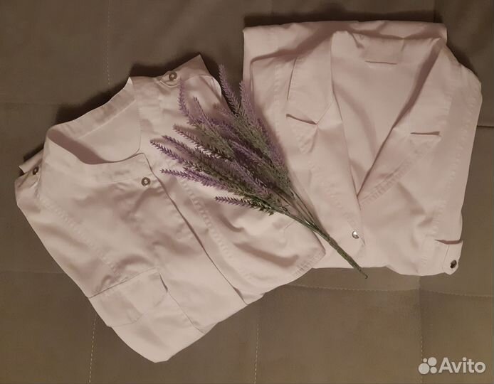 Белый медицинский халат женский