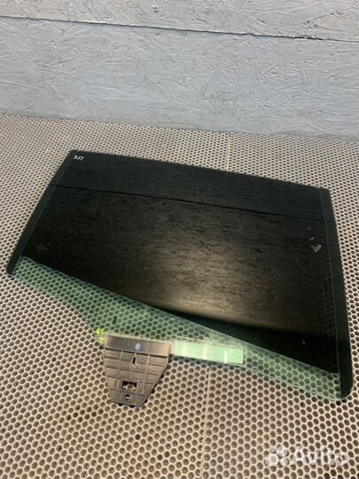 Стекло двери заднее правое Porshe Panamera 970