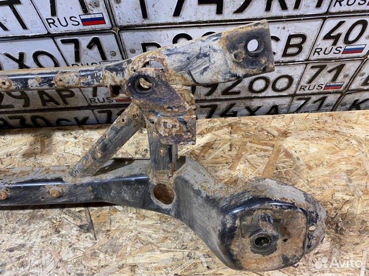 Задний подрамник Ford Focus универсал 1.8 2006