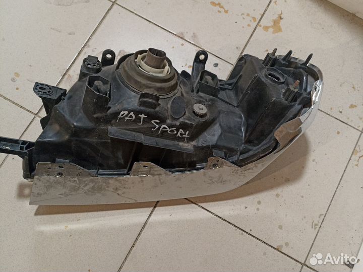 Фара Mitsubishi Pajero Sport