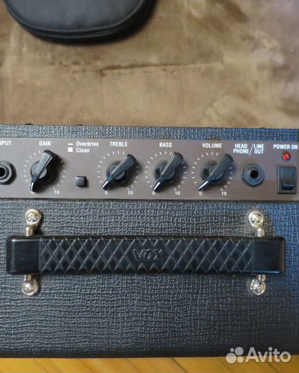 Гитарный комбик Vox Pathfinder 10