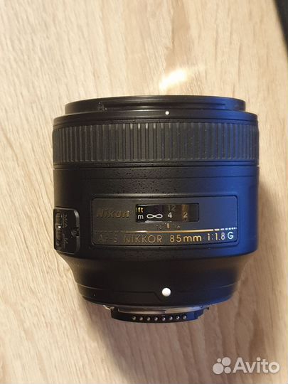 Объектив Nikon 85mm 1,8G