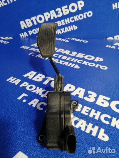 Педаль газа Toyota Camry 40 седан 2AZ-FE 2008