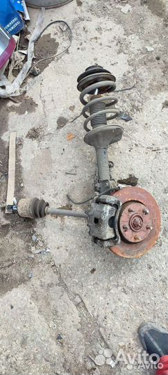 Стойки передние Hyundai Tucson 1