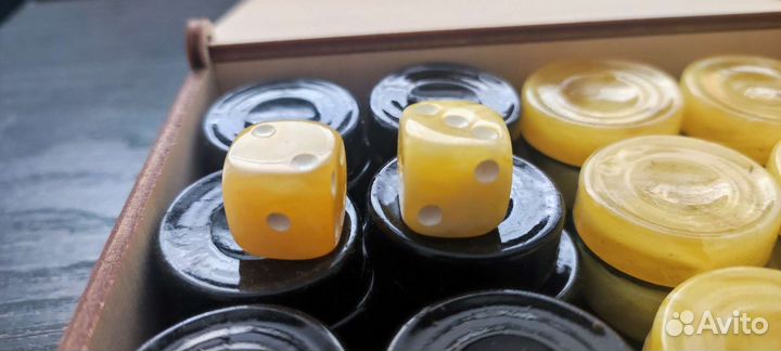 Фишки для нард, шашки из янтаря