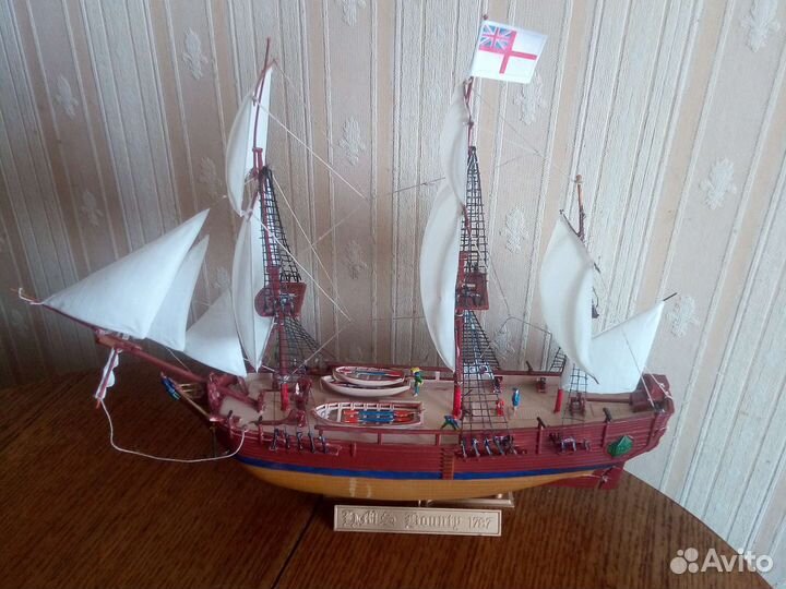 Карта мира на стену, модель парусника