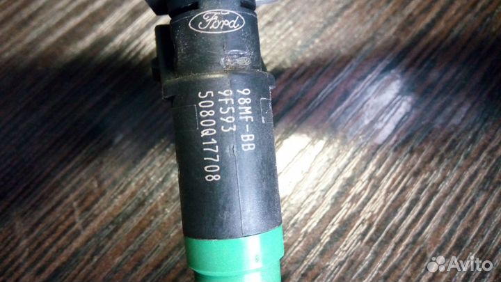 Форд фьюжен топливная рампа с форсунками