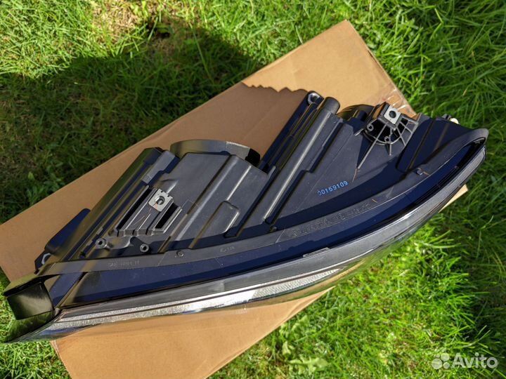 Фара передняя левая Тигуан