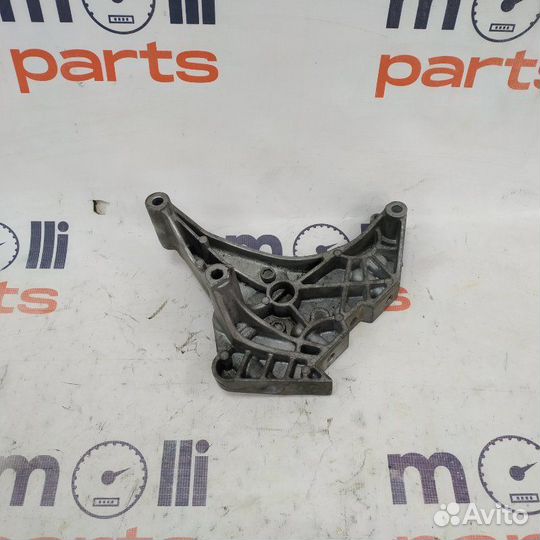 Опора двигателя передняя правая Audi Q3 8U 2014