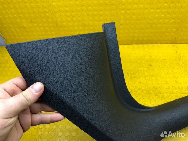 Накладка порога салона правая Skoda Octavia cwva