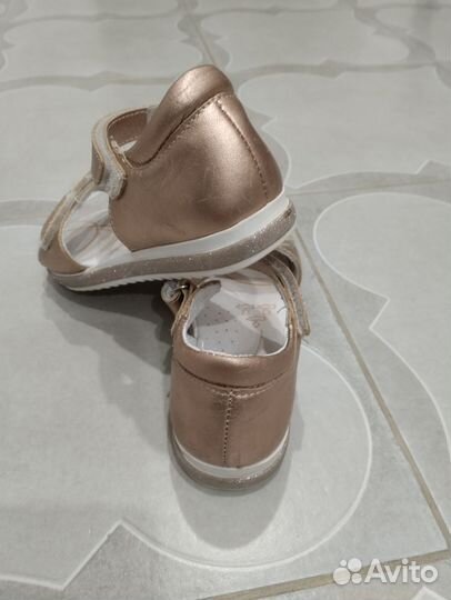 Сандалии для девочки