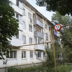 3-к. квартира, 57 м², 3/4 эт.