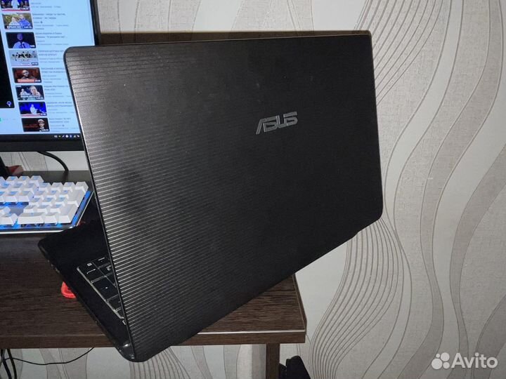 Ноутбук asus