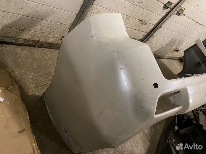 Бампер задний Toyota Land Cruiser 200