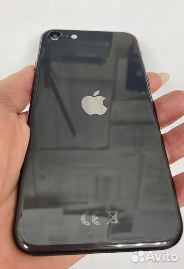 iPhone SE, 128 ГБ