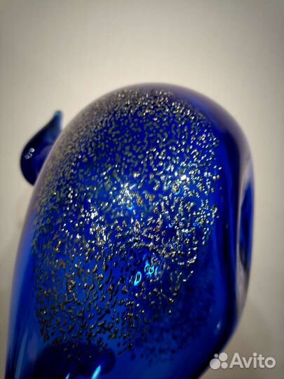 Большая синяя стеклянная финская птица