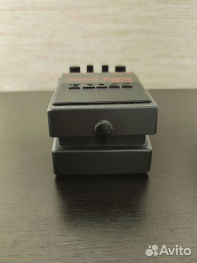 Boss metal zone MT 2