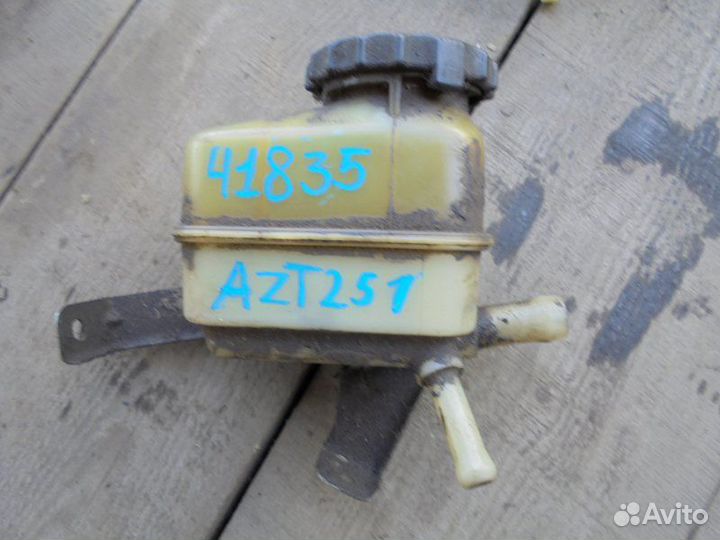 Бачок гидроусилителя Toyota Avensis AZT251 2AZ-FSE