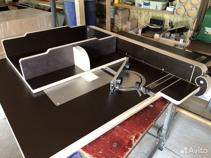 Деревообрабатывающий станок, стол