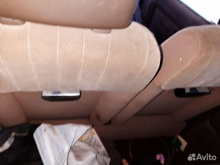 Сиденье задние Nissan Caravan 1996 arme 24